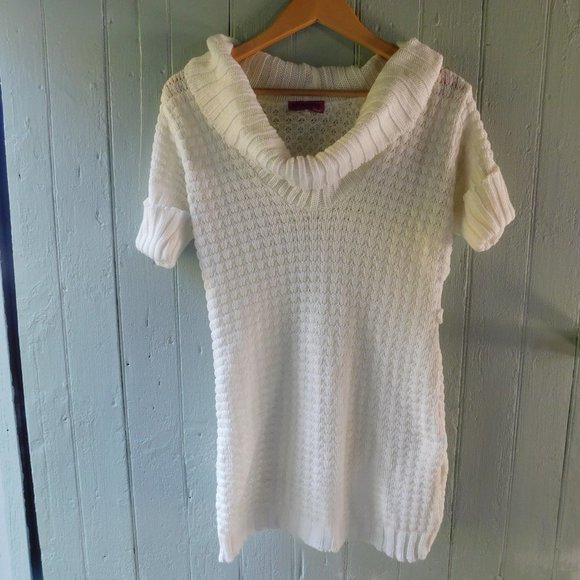 🐾Cream Turtleneck Sweater🐾 - Picture 1 of 9